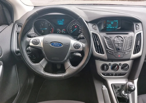 Ford Focus cena 24500 przebieg: 187700, rok produkcji 2014 z Limanowa małe 562